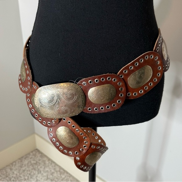 FREE PEOPLE New Supernova Cognac Brown Leather Conch Hip Belt Discs Boho M/L - Picture 8 of 13